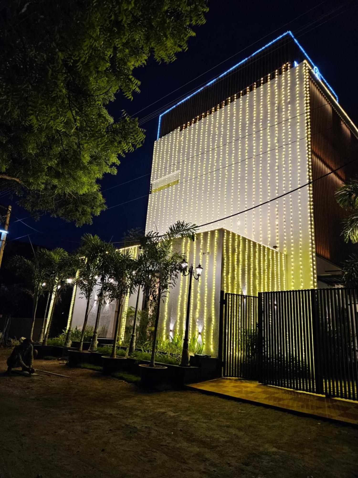 Hotel Pl Grand Kāraikkudi Exterior foto
