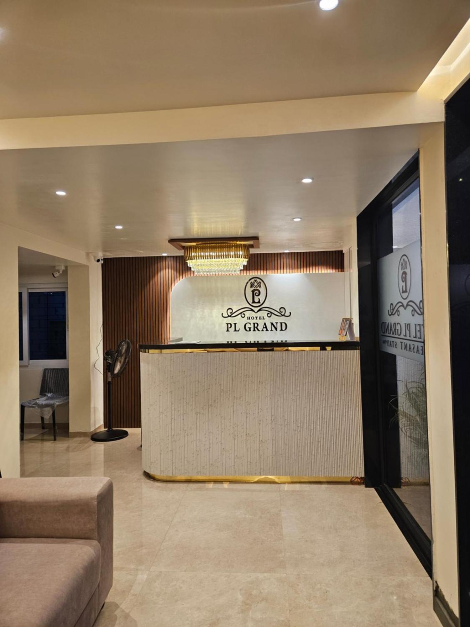 Hotel Pl Grand Kāraikkudi Exterior foto