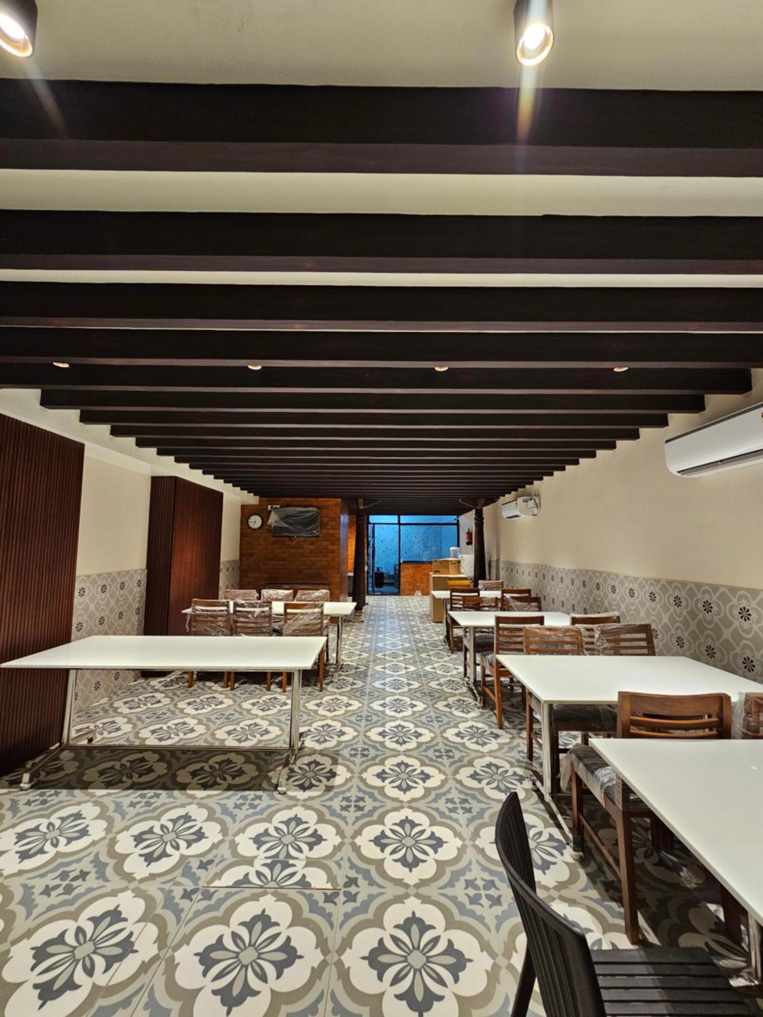 Hotel Pl Grand Kāraikkudi Exterior foto